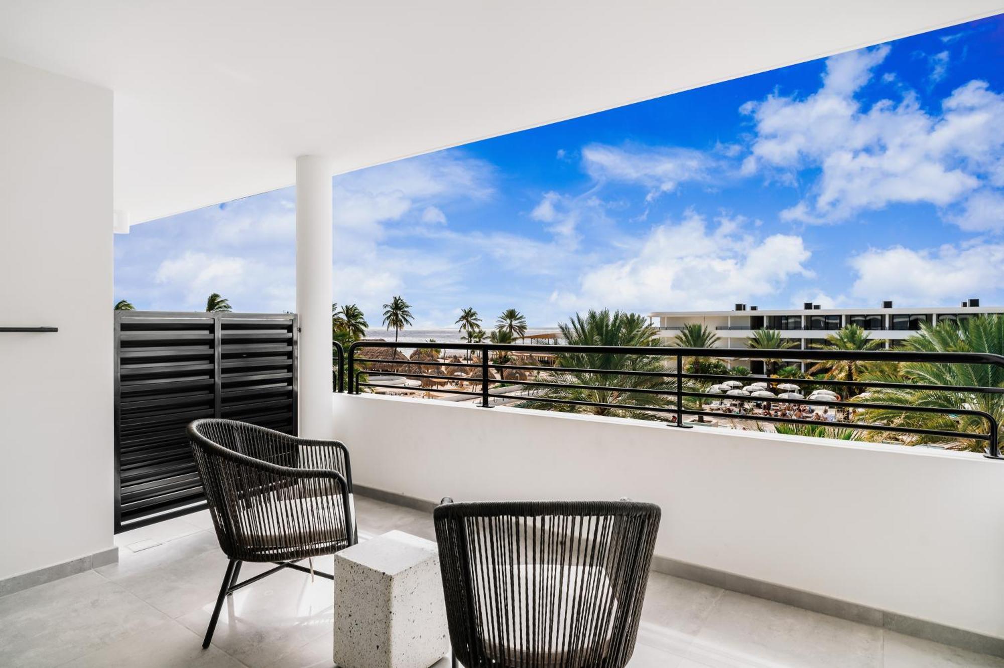 Mangrove Beach Corendon Curacao All-Inclusive Resort, Curio By Hilton Віллемстад Екстер'єр фото