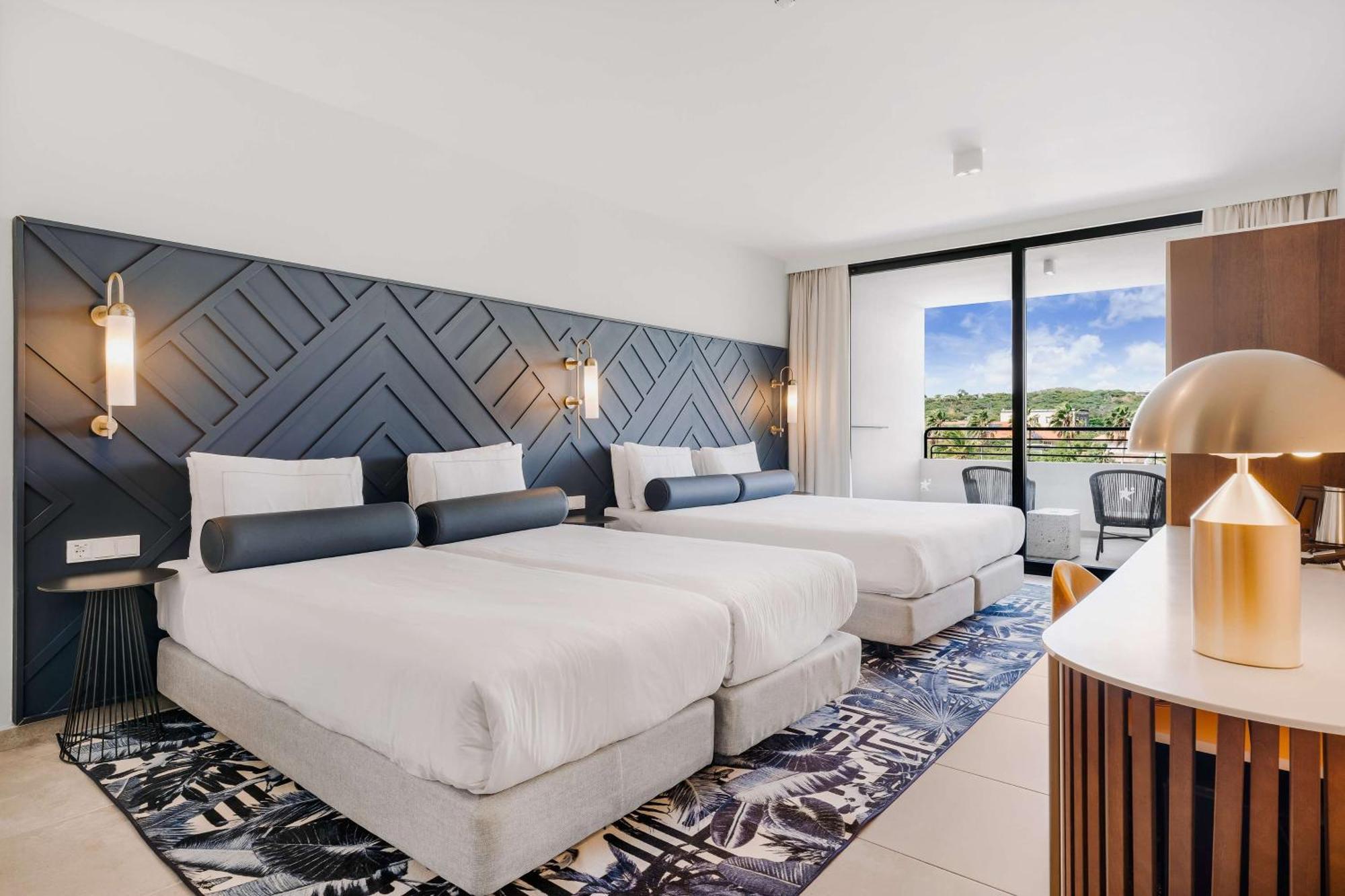 Mangrove Beach Corendon Curacao All-Inclusive Resort, Curio By Hilton Віллемстад Екстер'єр фото