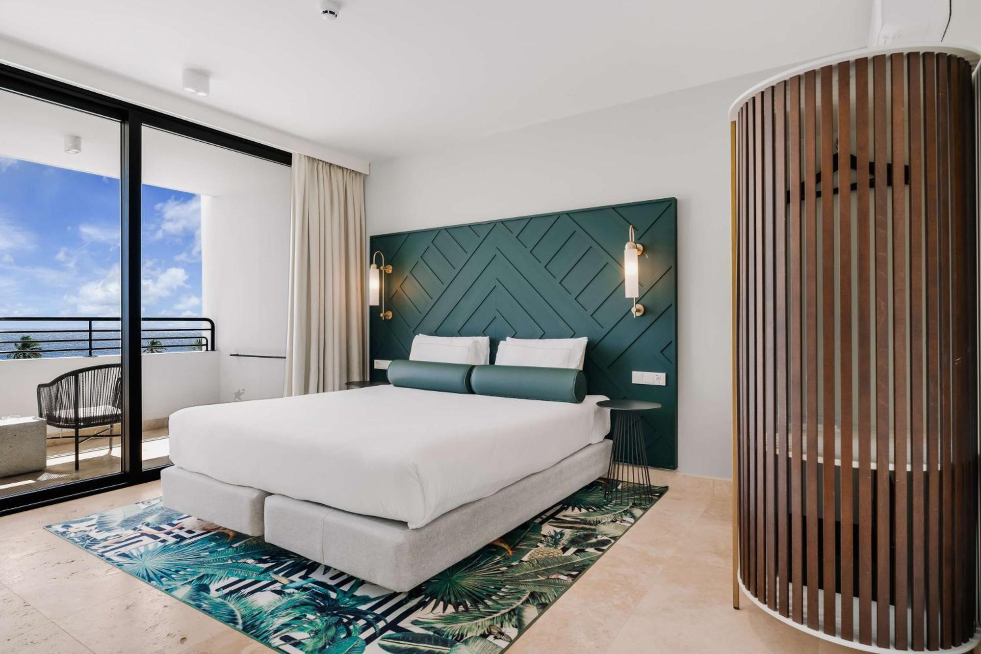 Mangrove Beach Corendon Curacao All-Inclusive Resort, Curio By Hilton Віллемстад Екстер'єр фото