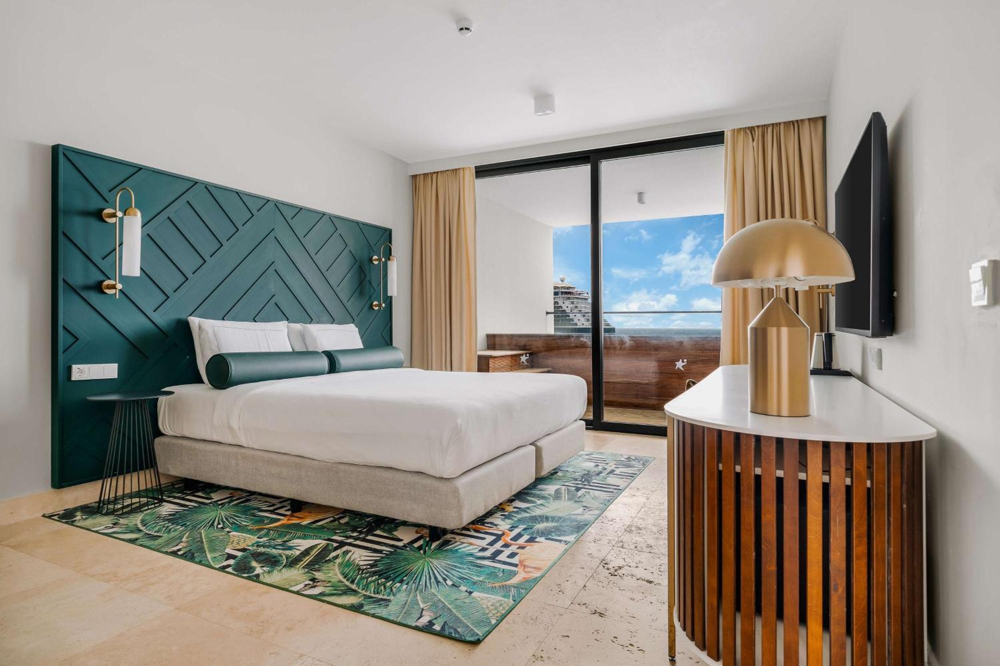 Mangrove Beach Corendon Curacao All-Inclusive Resort, Curio By Hilton Віллемстад Екстер'єр фото