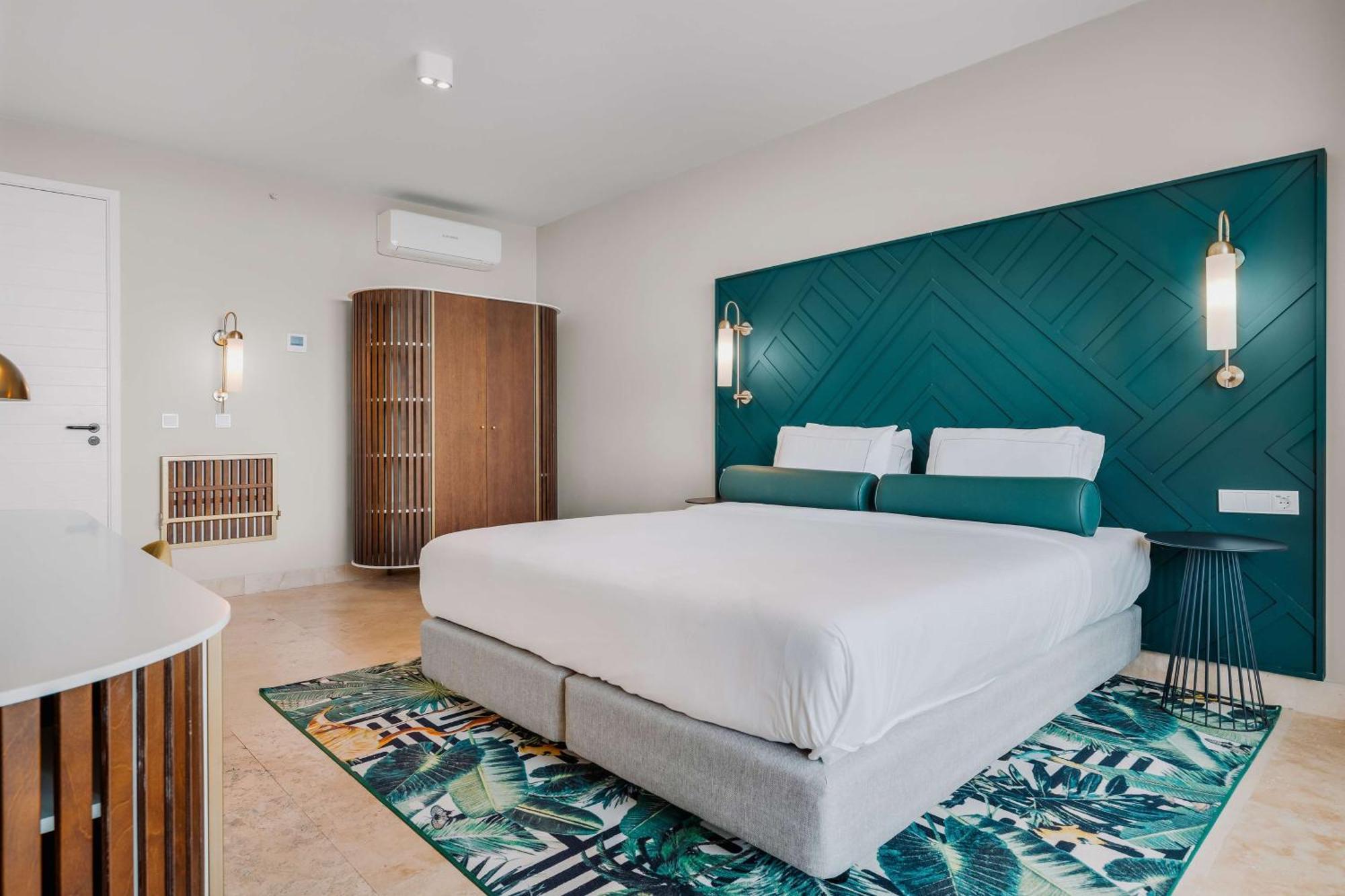 Mangrove Beach Corendon Curacao All-Inclusive Resort, Curio By Hilton Віллемстад Екстер'єр фото